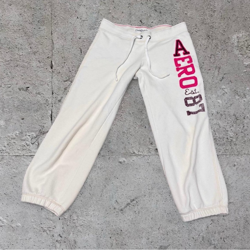 ❌SOLD❌ Aeropostale Y2K White/Pink Sweatpant Capri Pants - Picture 2 of 9